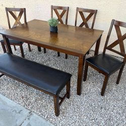 Free Delivery 🚚 Dining Table with Chairs and bench✨