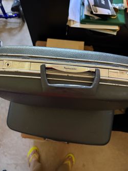 Samsonite carry on hard suitcase