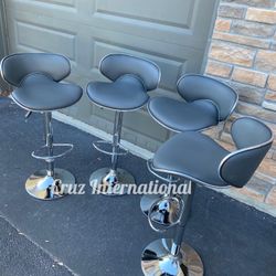 New 4 Gray Bar Stools 