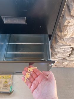 Filling Cabinets with lock