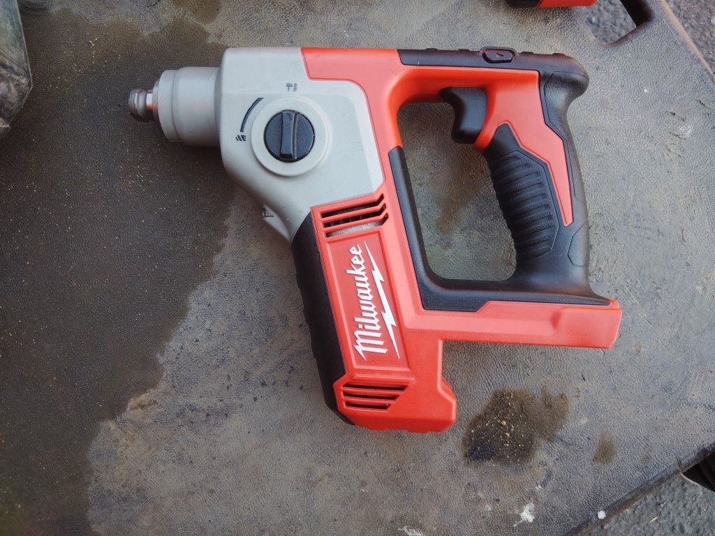 Milwaukee Rotary Hammer