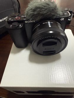 Sony ZV-E10 4K Camera + Lens + Bag + Box + Extras