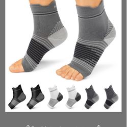 Plantar Fasciitis Sock (6 Pairs) For Men And Women, Compression Foot Sleeves With Arch And Ankle Support (Black, Gray, White, Medium)