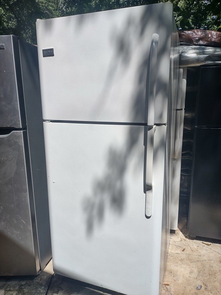 Frigidaire Used Refrigerator, Usado