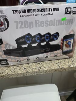 720 p HD VIDEO SECURITY DVR W/ 4 Cameras