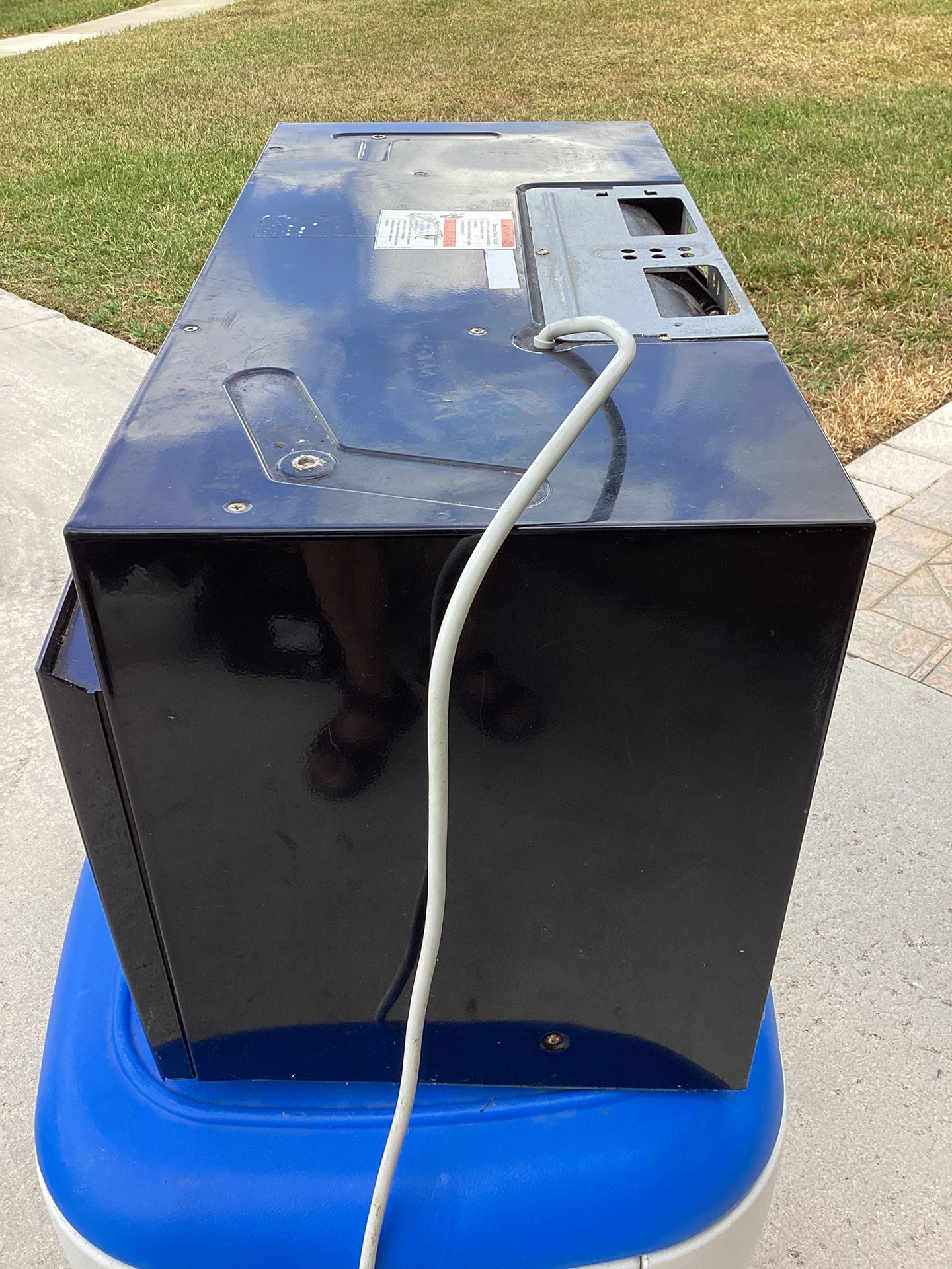 Large Microwave Asking $100. Obo