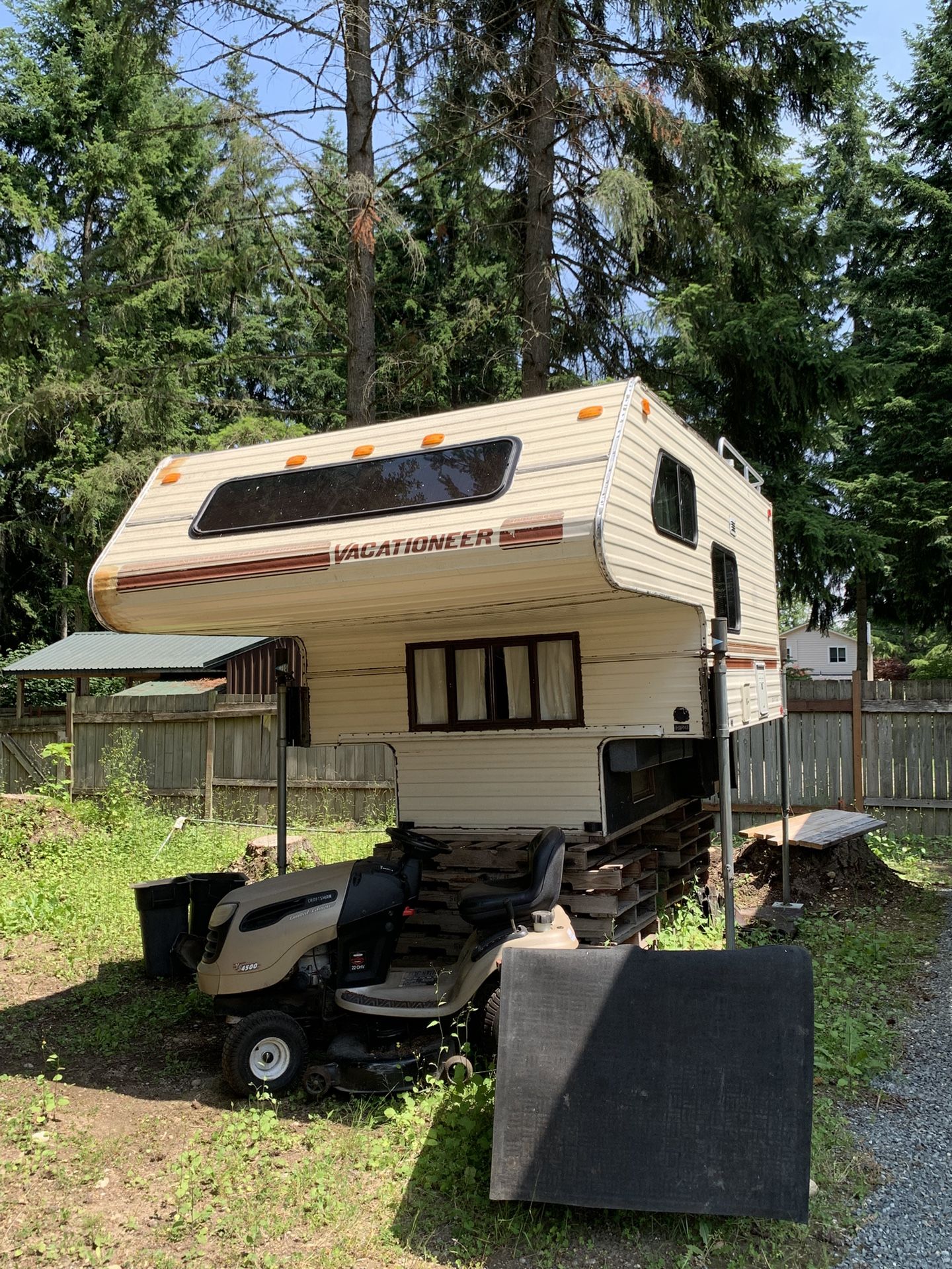 1989 Vacationer. Aculight 840 Camper.