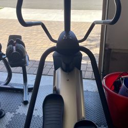 Precor EFX 5.23 Elliptical 