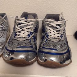 Bottega venetta orbit size 43