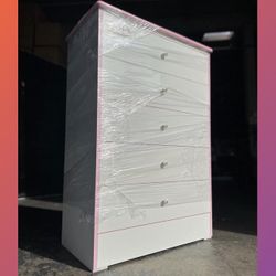 Dresser/ Five drawers dresser