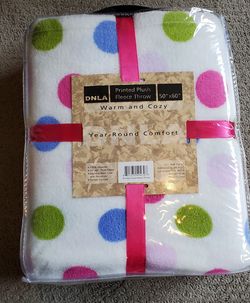 (NEW) 50"x60" polka dot plush fleece throw