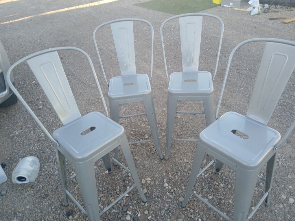 4 Metal Dinning Room Chairs - Trades Welcome