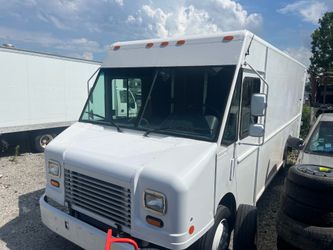 2007 Freightliner Chassis Van