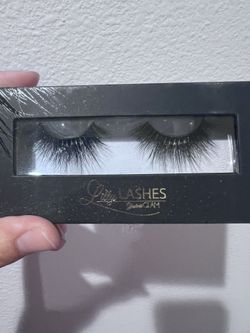 Lilly Lashes New Lashes Open Box Unused 