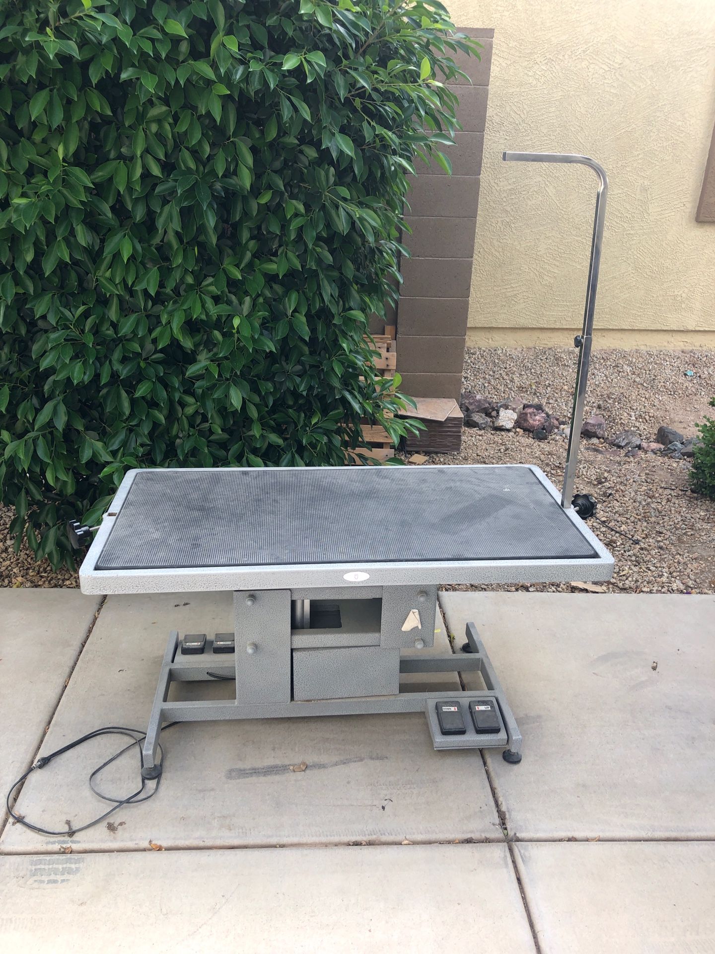 Paw Brothers Professional Adjustable Pet Grooming Table