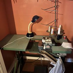 Juki Mo-812 Sewing Machine 
