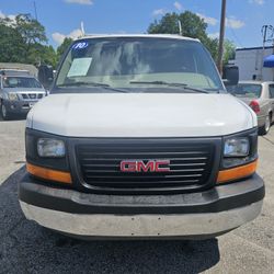2010  GMC  SAVANA