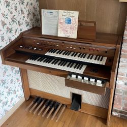Yamaha 1960s Electone Organ Model B-70 with Bench. Fully Functional
