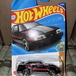 92 ford mustang Hotwheel