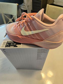 New Nike Sabrina 3 GS 7y,8.5w