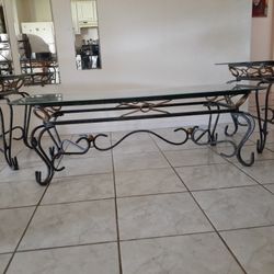 LIVINGROOM SET. GLASS COFFEE AND END TABLES. MADE WITH IRON