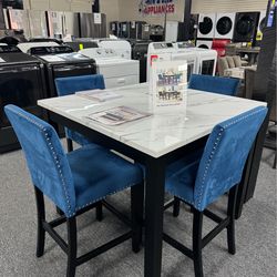 Dining Table Set. 🚚WE DELIVER🚚