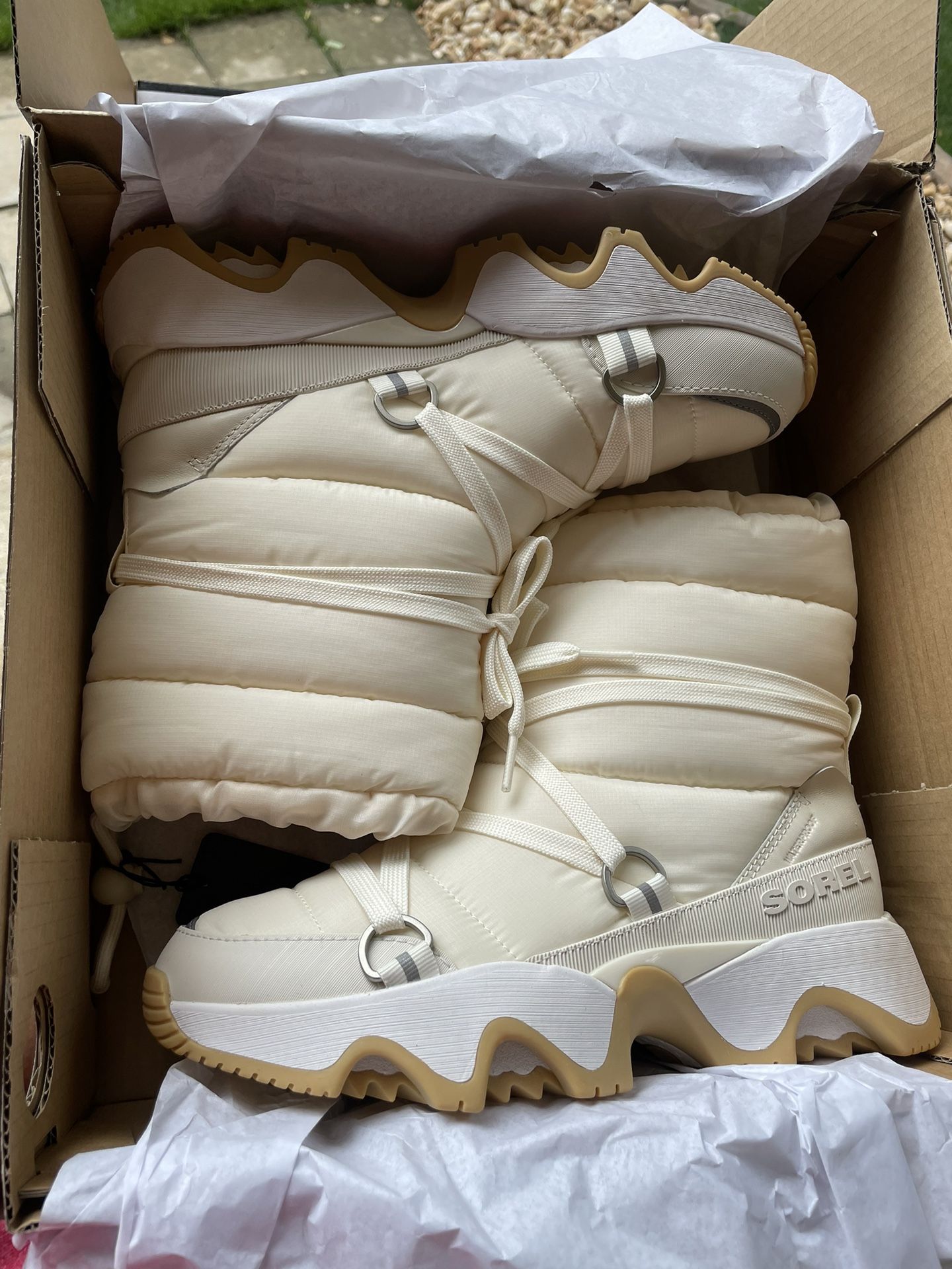 Sorel Snow Boots (BRAND NEW)