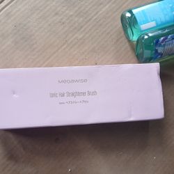 Megawise Hair Straightner Brush 