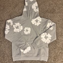 ❄️Gray Denim Tear Hoodie❄️