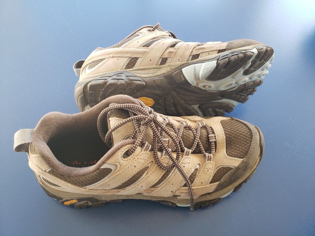 Merrell Woman's Hiking Boots Shoes Size 9.5