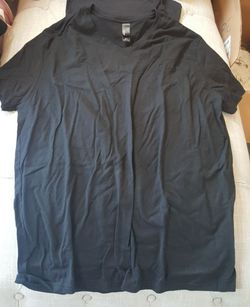 New Hanes Men's Black V-neck Tee Size 2XL