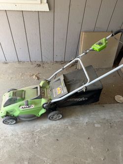 Cordless lawn mower