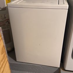 Whirlpool Washer Machine Model WTW4815EW0 (earliest pick-up December 10)