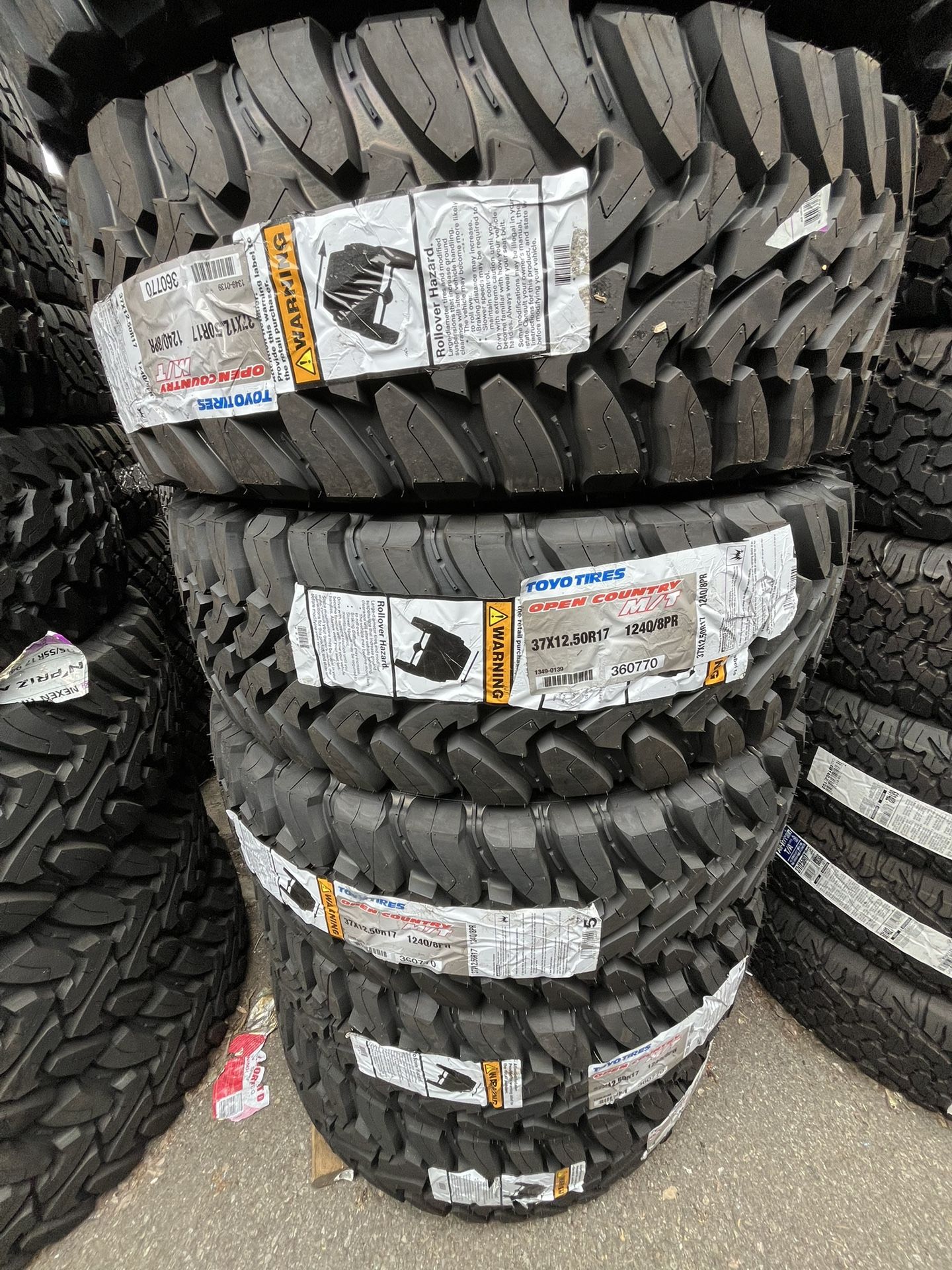TOYO OPEN COUNTRY M/T 37x12.50R17 TIRES FOR SALE!!!!