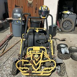 Gocarkt with extra tires and helmet