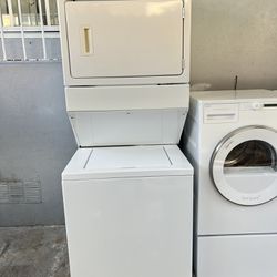 Whirlpool 27” Combination Washer/ Dryer 