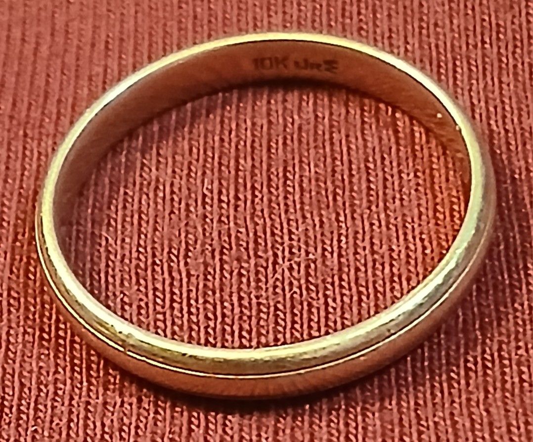 10k Yellow Gold Simple Ring