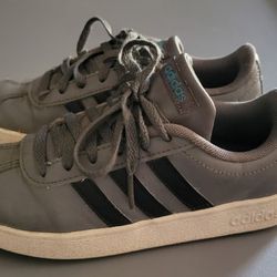 Kids'  Adidas Low Top Sneaker /Gray