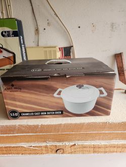 5.5 qt Enameled cast iron Dutch  oven