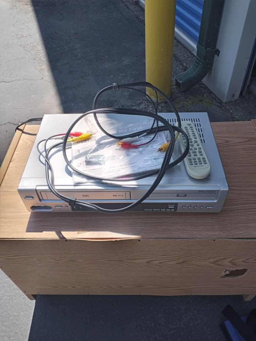 Combo VHS/DVD Player Works Great