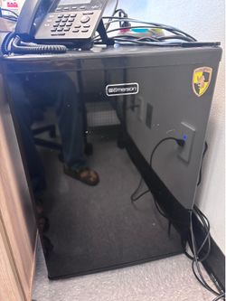 Mini Fridge with Freezer