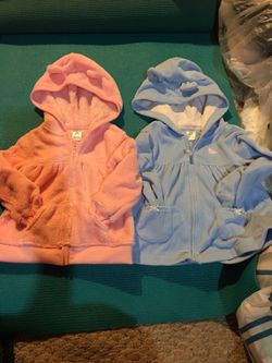 Carter's very cute sweater (24mos)