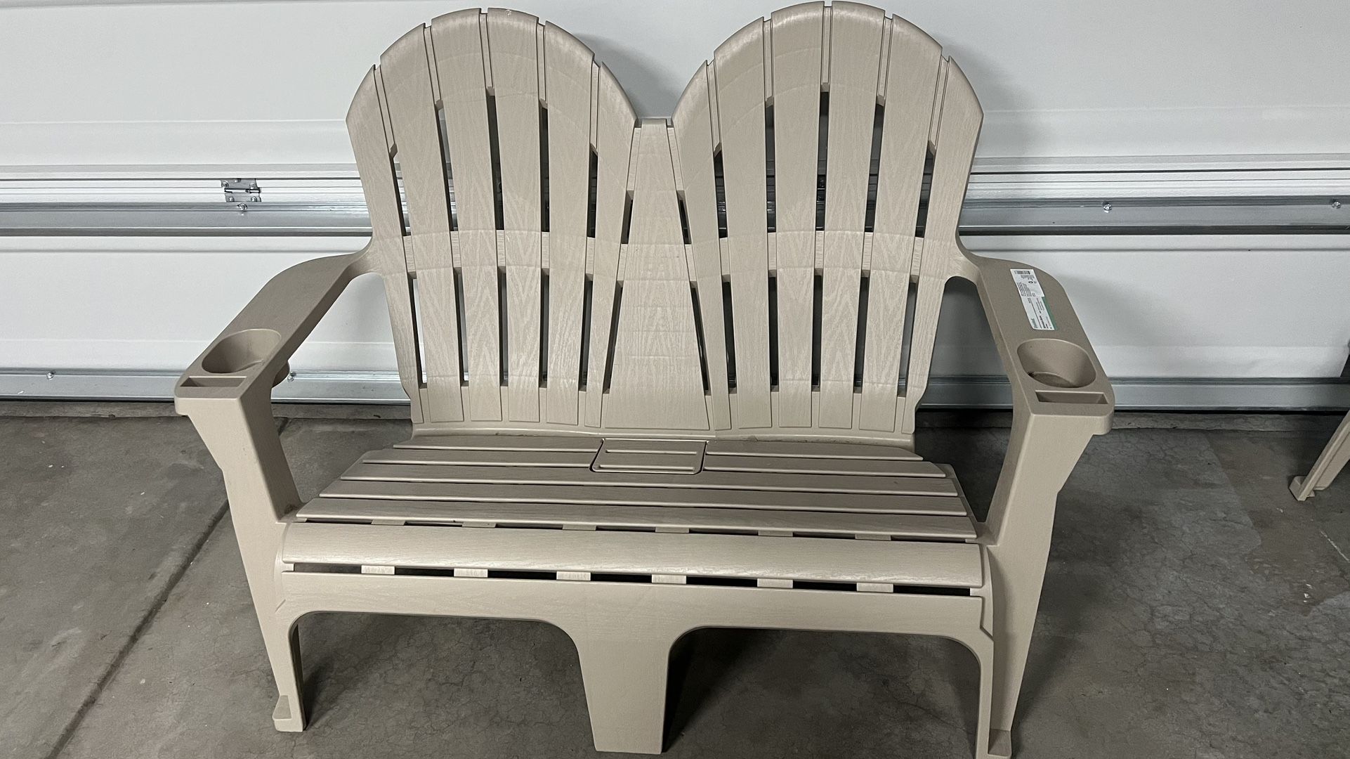 Adirondack Bench (Resin)
