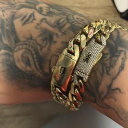 10k Monaco Chain 19” 24.2g 7mm  10k Monaco Bracelet 12mm 17g   10k Monaco Bracelet 10mm 15.3g    (Public meet ups only)