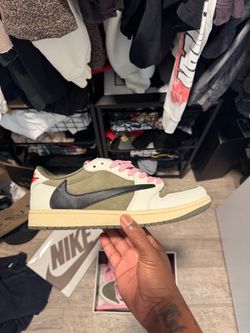 Travis Scott Jordan 1 low