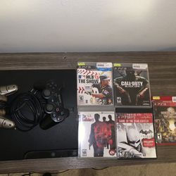 PS3 Slim 250 GB 7 Games 2 Controllers 