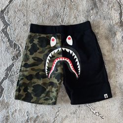 Bape Split Black / Camo Sweat Shorts🪖