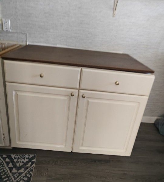 FREE White Cabinet Storage Base Kitchen Or Garage Small Wood Countertop
