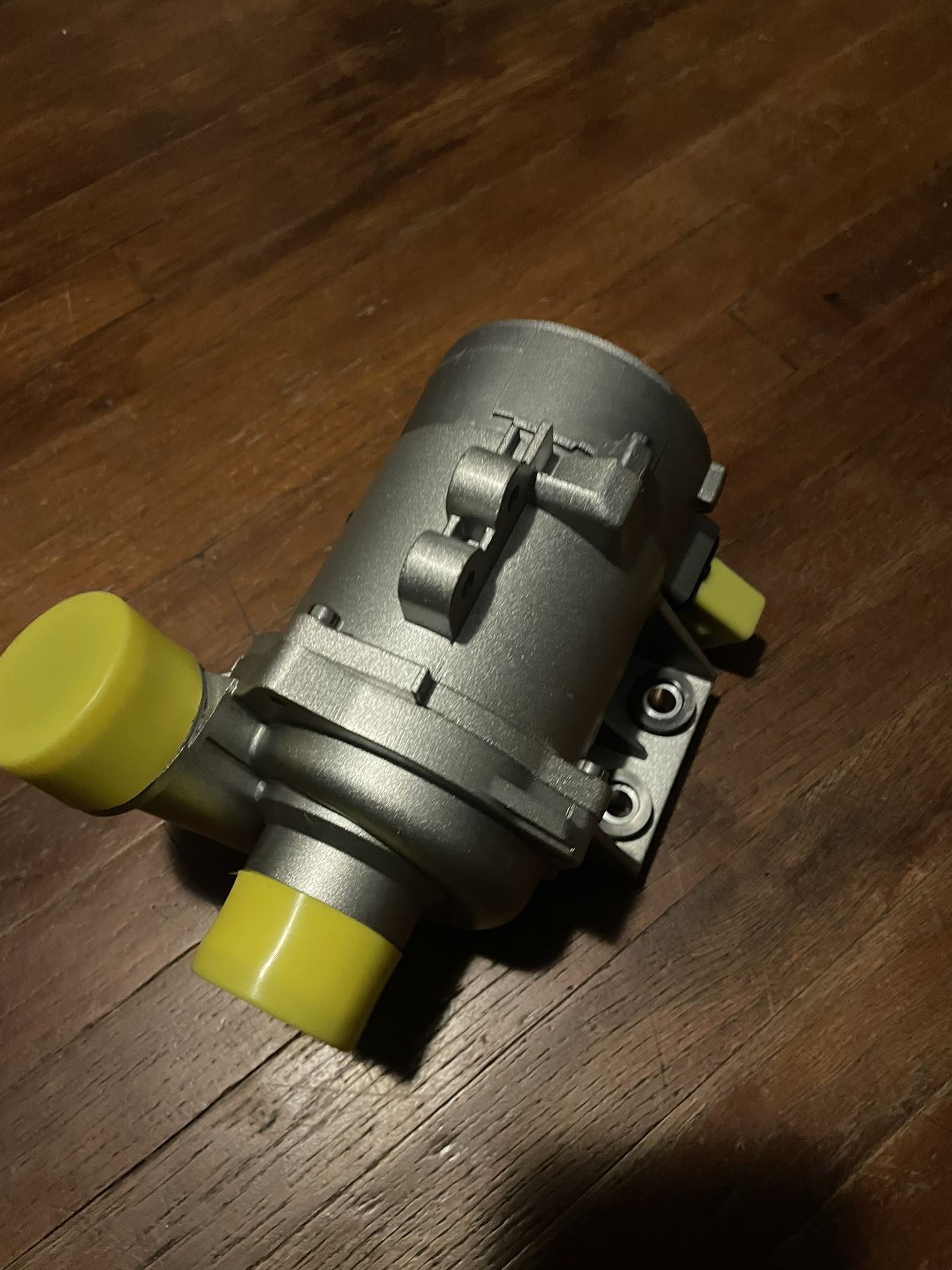 Water Pump / Bomba De Agua 2007 BMW 328i Coupe