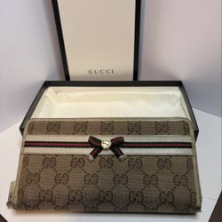 Gucci GG Canvas Zipper wallet 